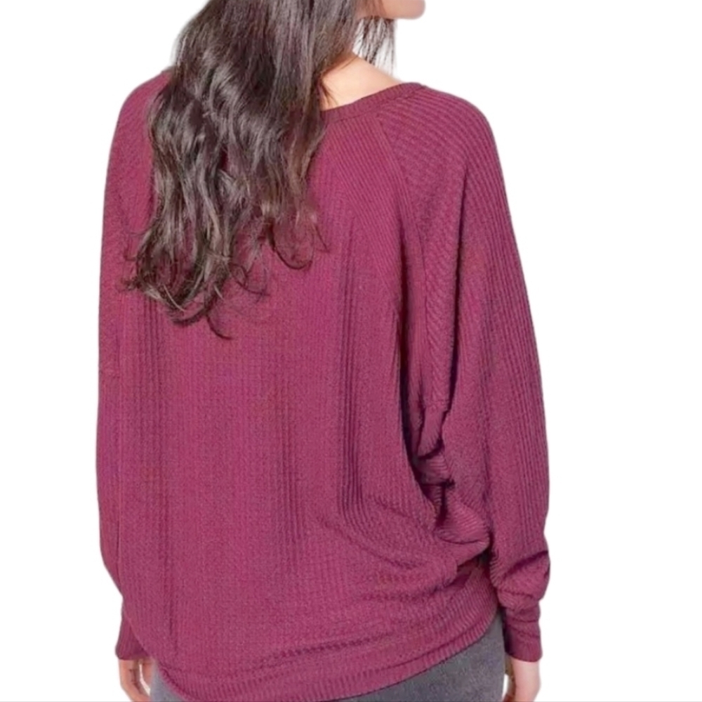 Free People Santa Clara Thermal Oversized Top in Mulberry Size Medium NWT - Picture 2 of 11